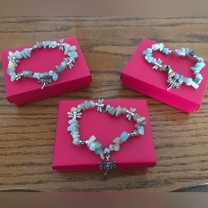 Very Pretty Avon Stretch Dragonfly Bracelet